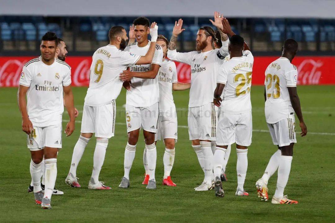 哈维·阿隆索的惊人决定：两天假期背后的深意