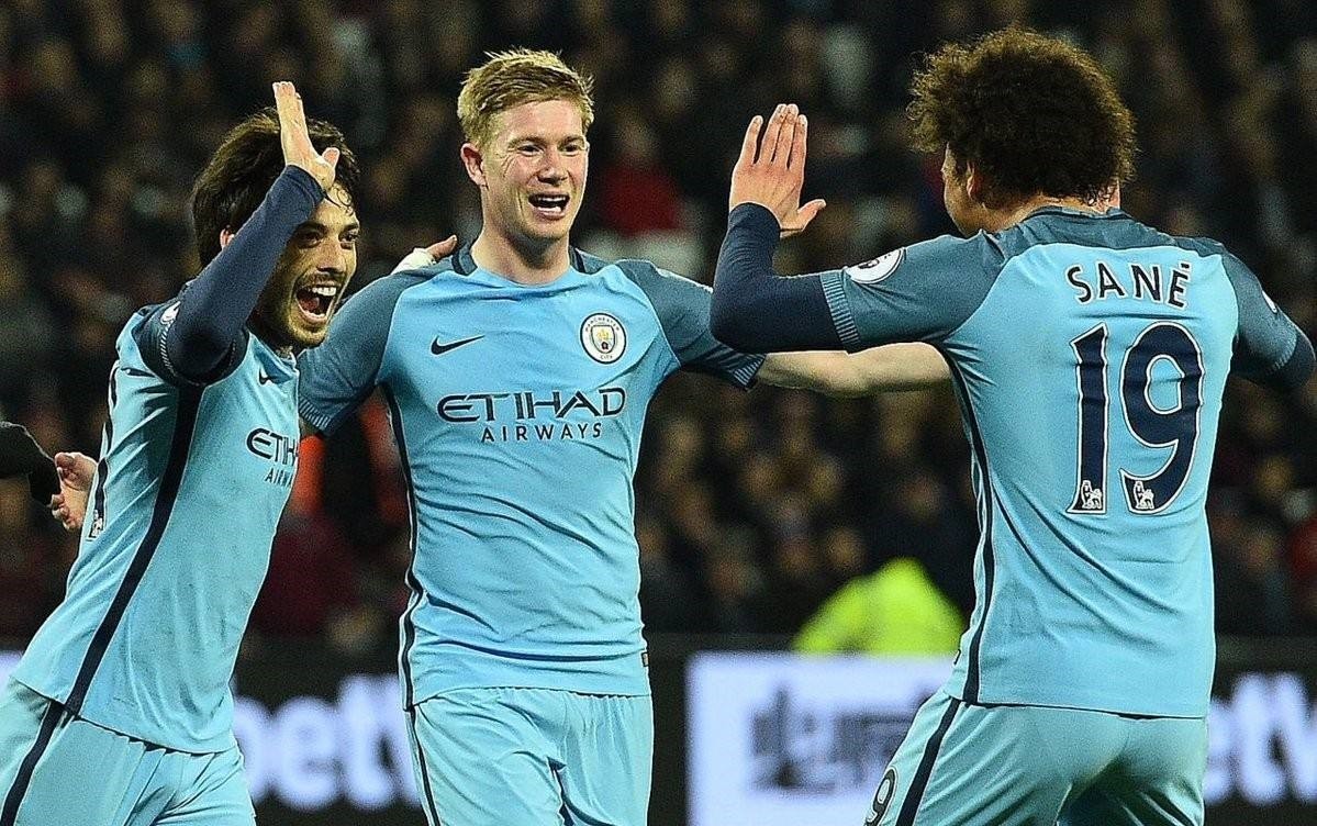 40岁前曼城队长费尔南迪尼奥自宣退役，球员生涯23年赢得30冠