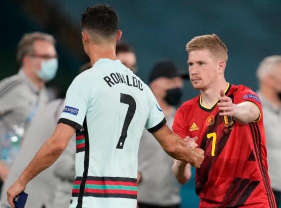 记者：中英青训交流会上对15天7赛进行了反思，会给球员带来风险